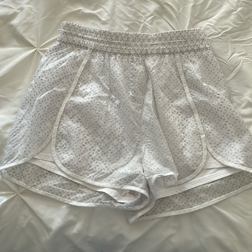 Lululemon White Waterproof Running Shorts With Drawstring Size 4 Worn Once